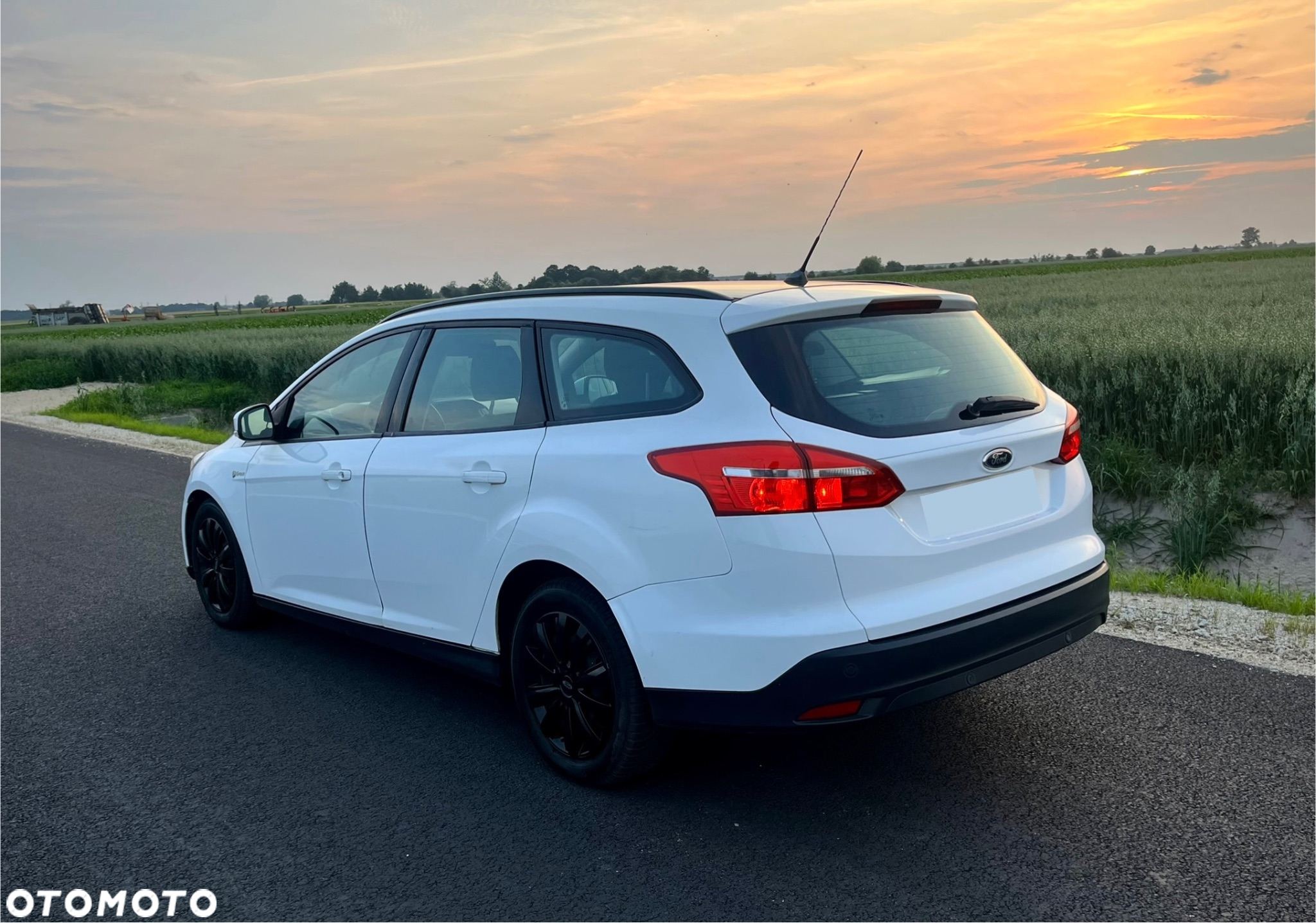 Ford Focus 1.6 TDCi DPF Start-Stopp-System SYNC Edition - 4