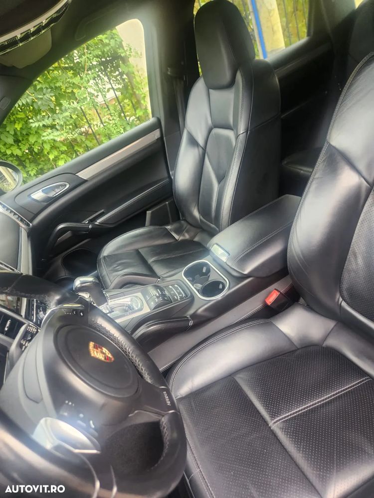 Porsche Cayenne - 16