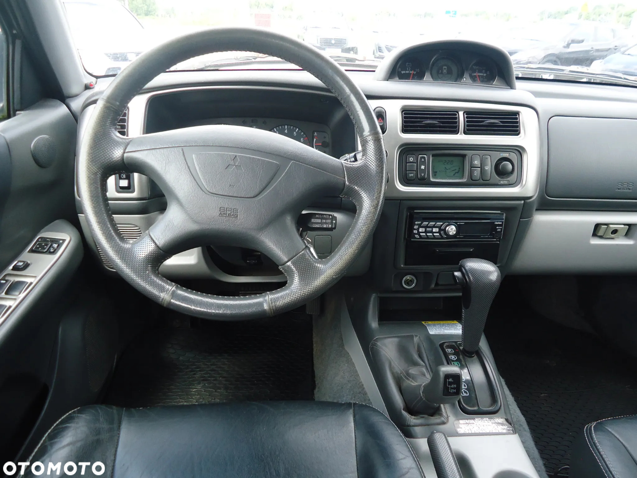 Mitsubishi Pajero Sport - 5