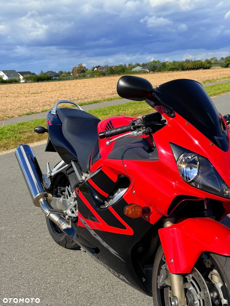 Honda CBR - 25