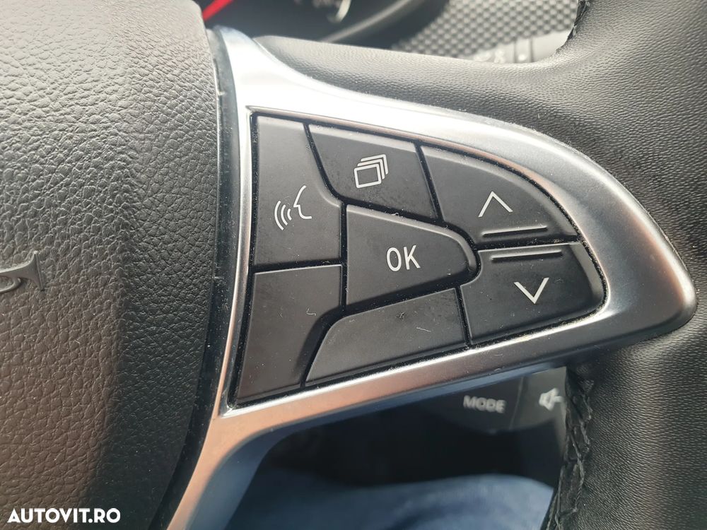 Dacia Logan TCe 90 MT6 Prestige - 34