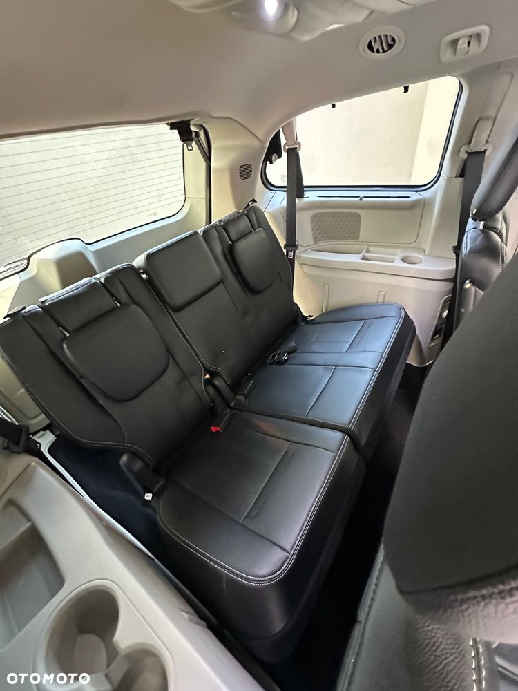 Chrysler Town & Country 3.6 Touring - 18