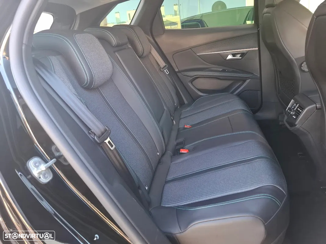 Peugeot 3008 1.6 Hybrid Allure Pack e-EAT8 - 36