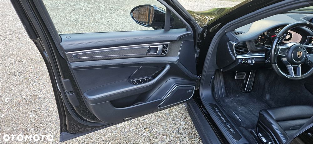 Porsche Panamera Turbo Executive - 16