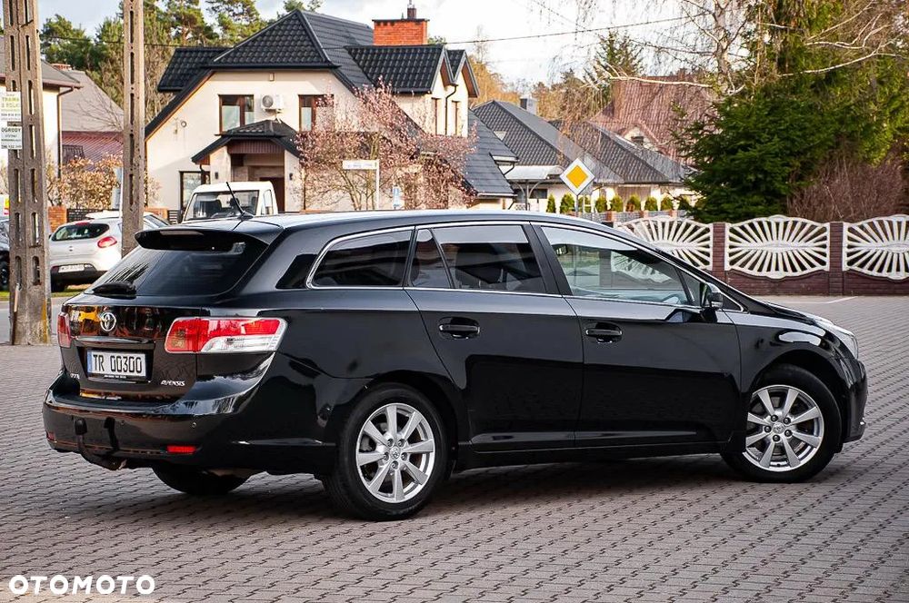 Toyota Avensis 2.2 D-4D X - 13