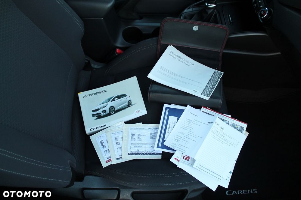 Kia Carens 1.7 CRDi M 7os EU6 - 33