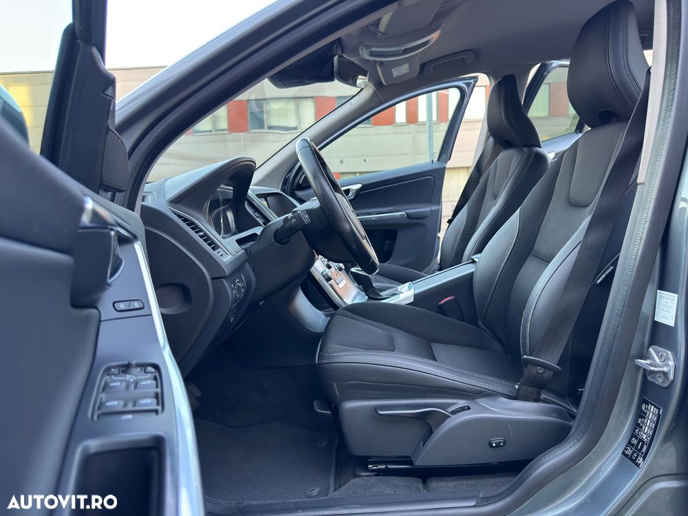 Volvo XC 60 D4 Geartronic Summum - 12