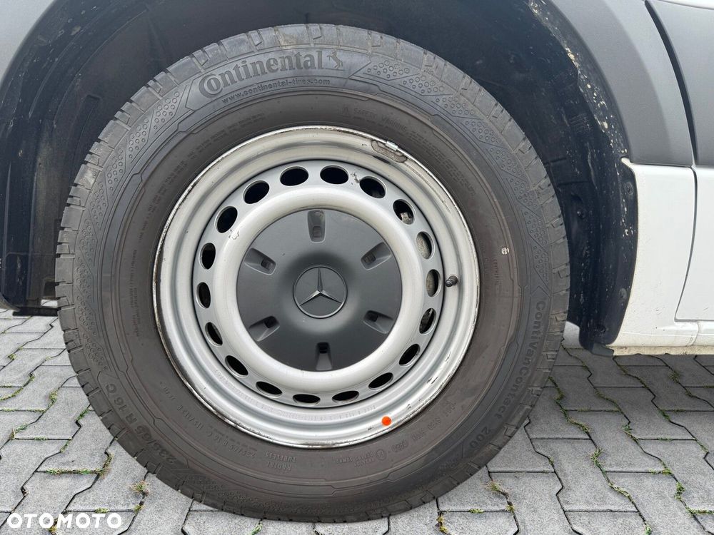 Mercedes-Benz Sprinter - 11