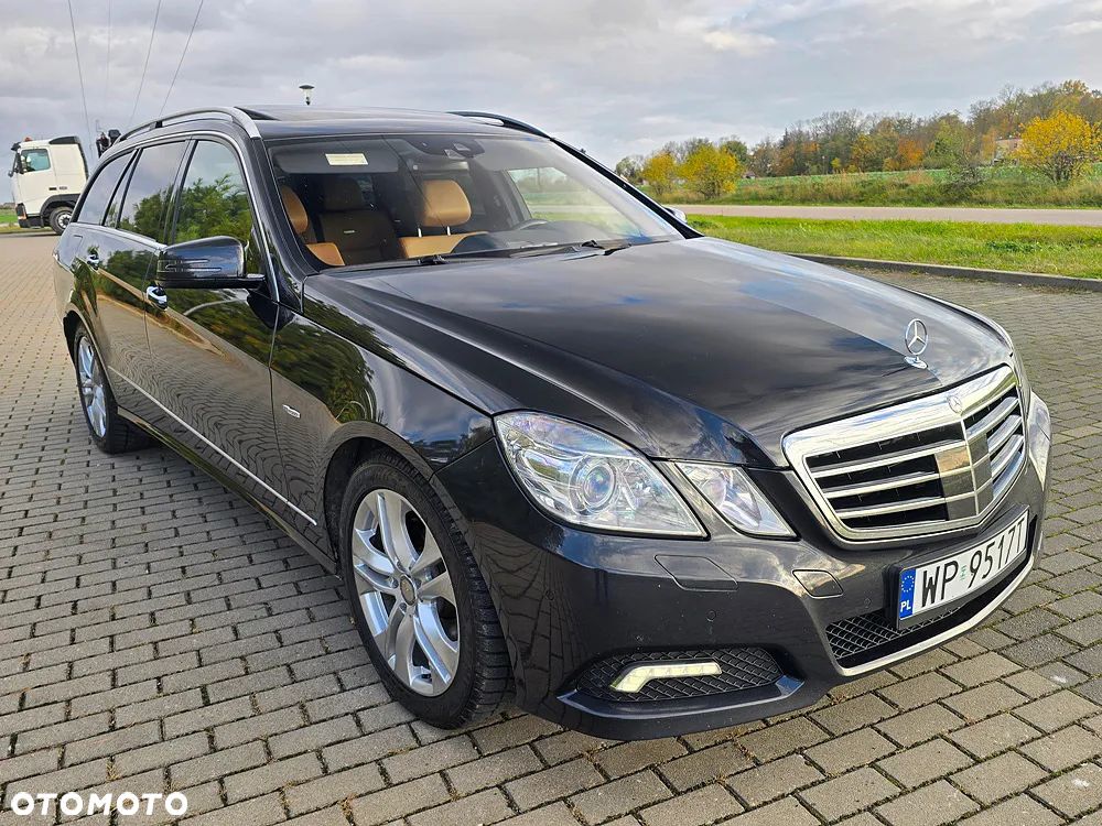 Mercedes-Benz E-Class 2010 photo 4