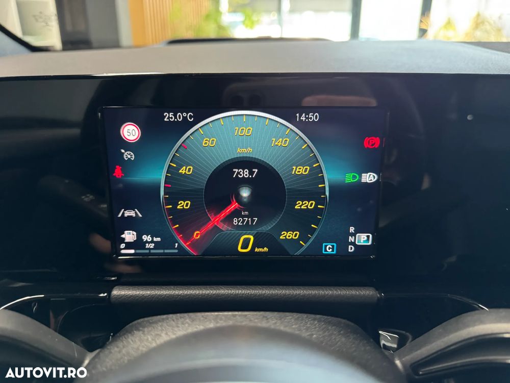 Mercedes-Benz GLA 180 d Aut. - 14