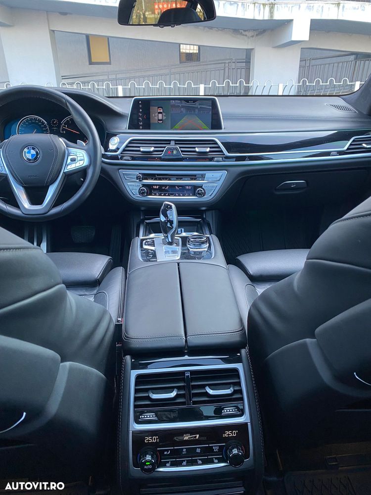 BMW Seria 7 750Li xDrive - 15