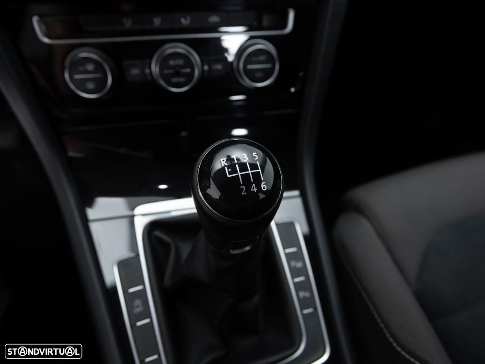 Volkswagen Golf — fotografia 18
