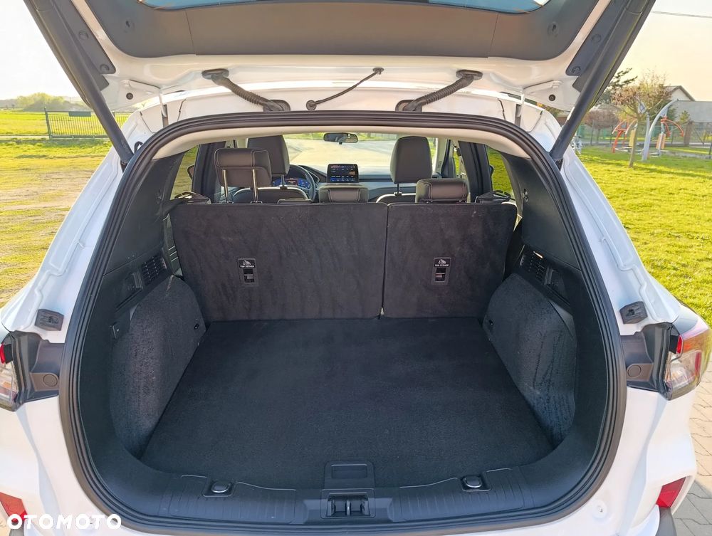 Ford Kuga - 36