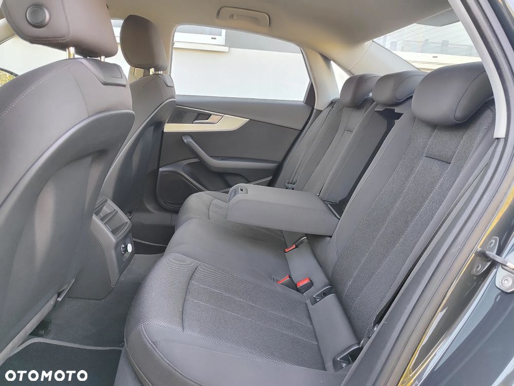 Audi A4 Limousine 2.0 TDI S tronic sport - 17