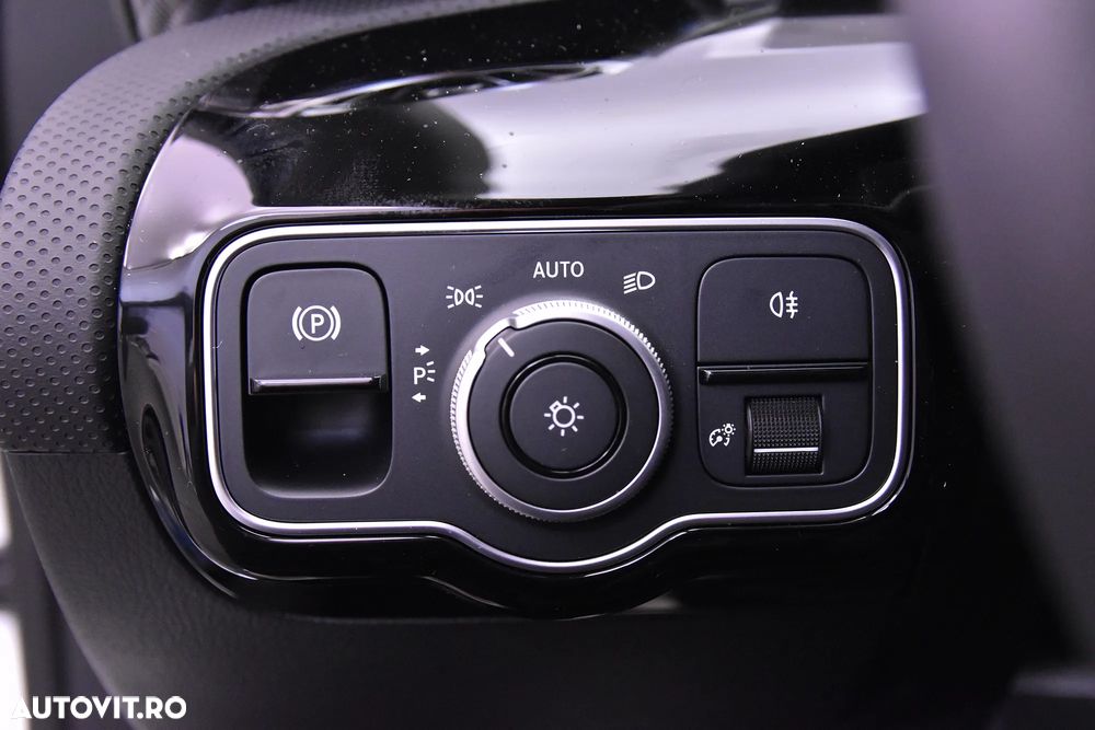 Mercedes-Benz A 200 d Sedan 8G-DCT - 15