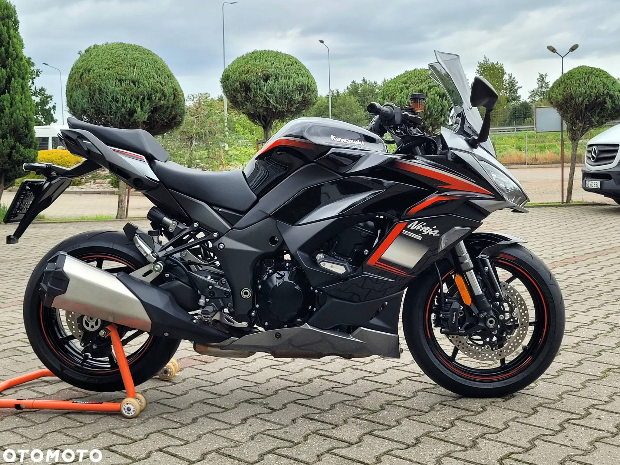 Kawasaki Ninja 1000 SX - 30