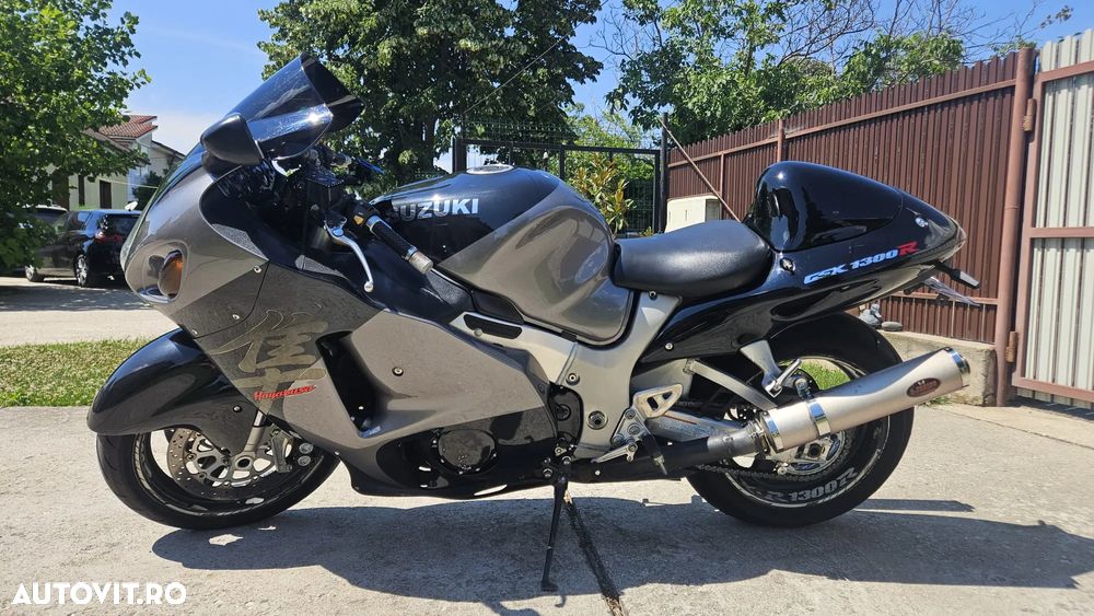 Suzuki GSX 1300R Hayabusa - 1