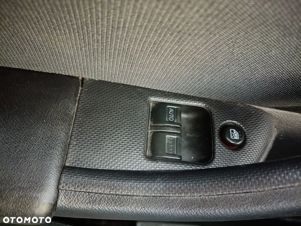 Honda Civic 1.4i S - 9