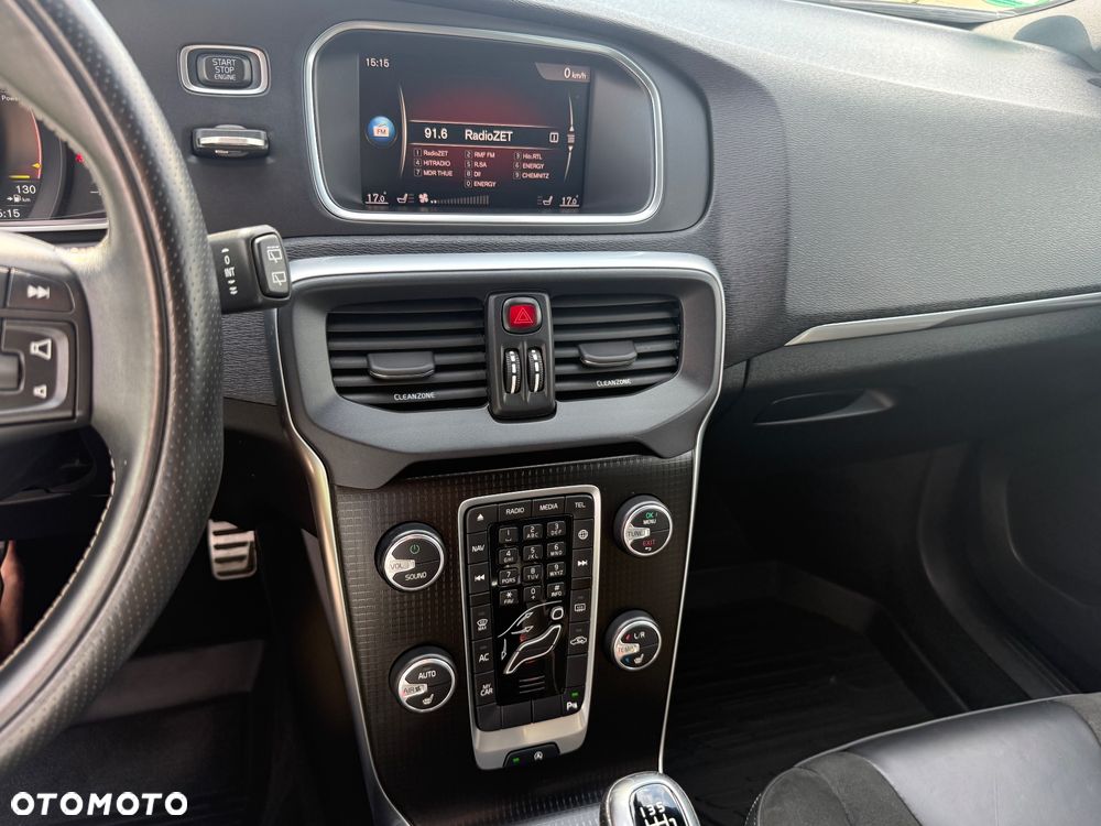 Volvo V40 T2 Drive-E R-Design Momentum - 13