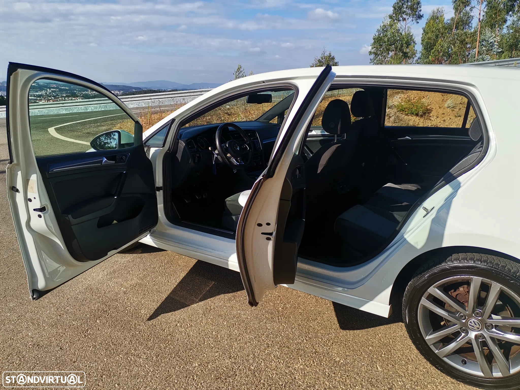 VW Golf 1.6 TDi Confortline - 10