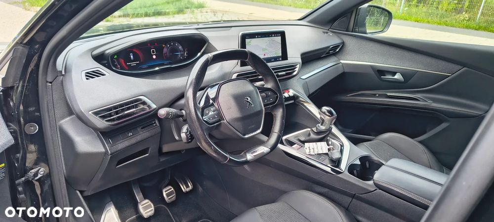 Peugeot 5008 - 8