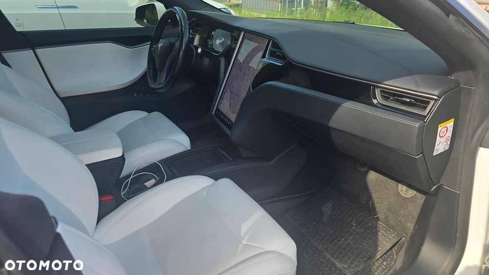 Tesla Model S Performance - 13