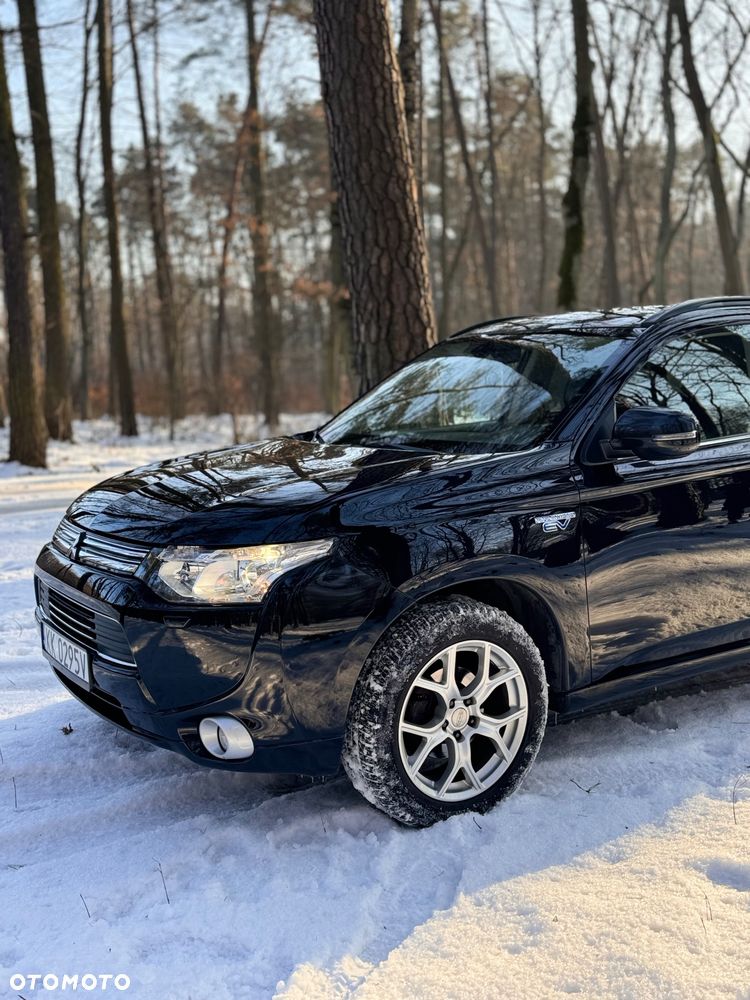 Mitsubishi Outlander Intense + - 18
