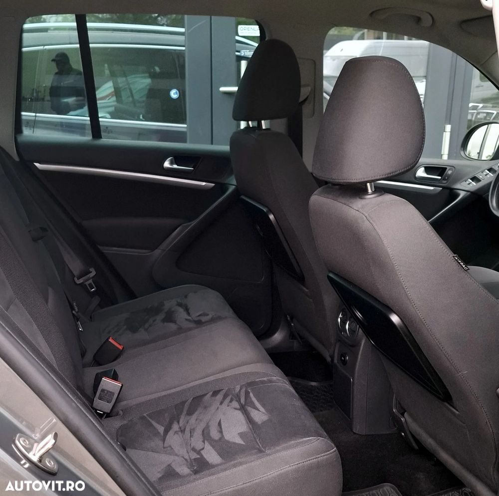 Volkswagen Tiguan 2.0 TDI 4Motion DSG Sport & Style - 11