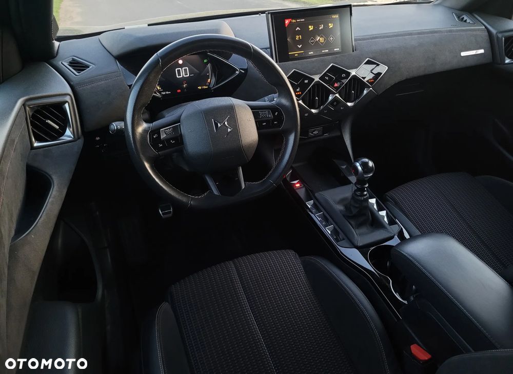 Citroën DS3 Crossback PureTech 100 PERFORMANCE LINE - 10