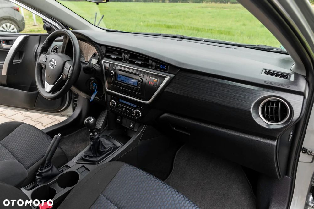 Toyota Auris 1.33 Dual-VVT-i Comfort - 23