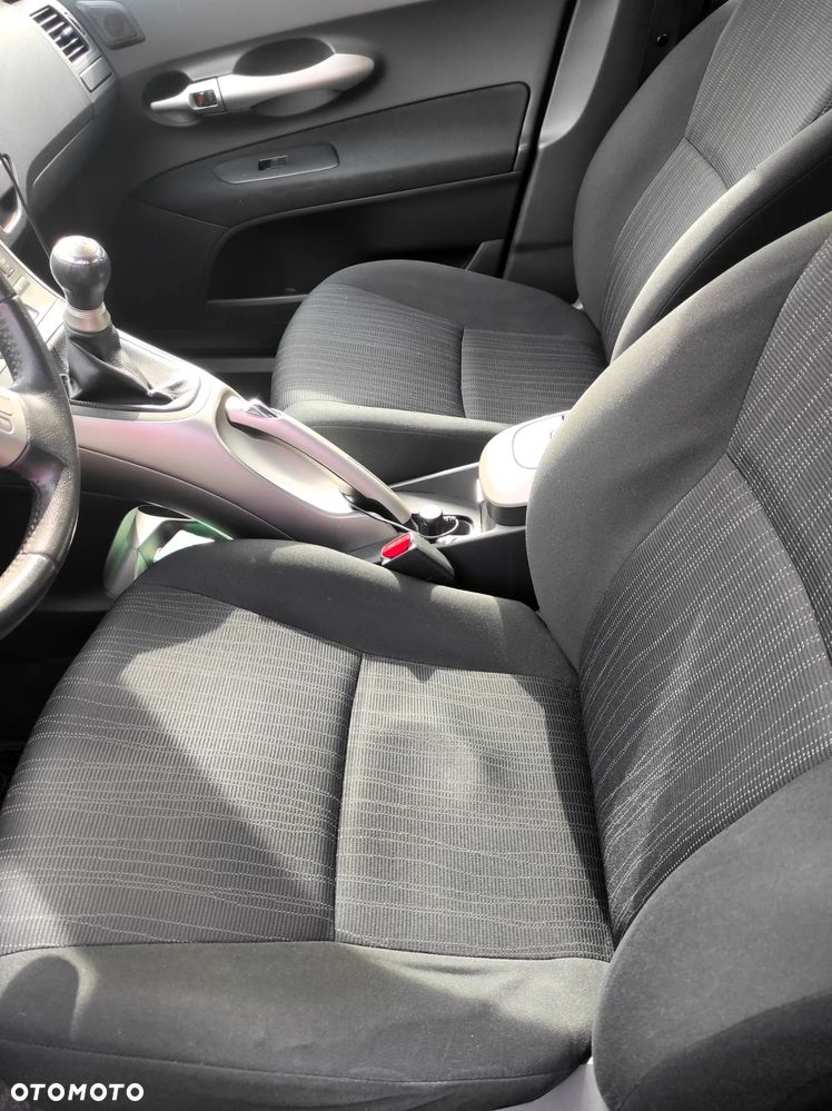 Toyota Auris 1.6 VVT-i Luna - 6