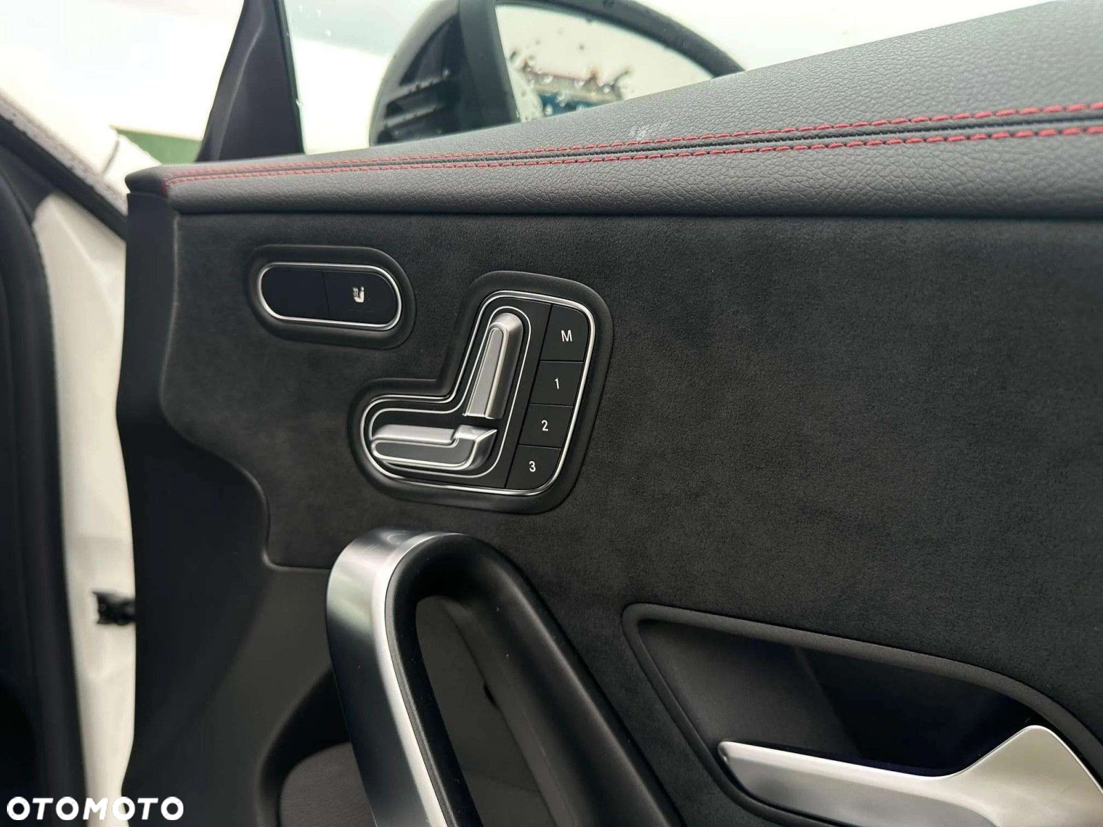 Mercedes-Benz CLA - 10