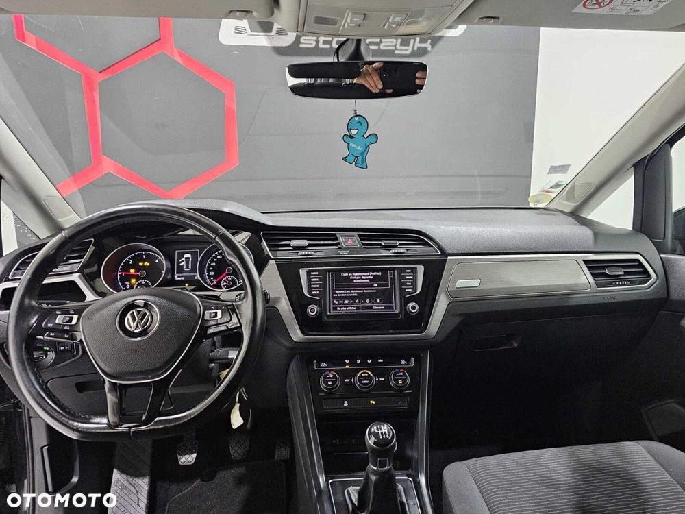 Volkswagen Touran - 13