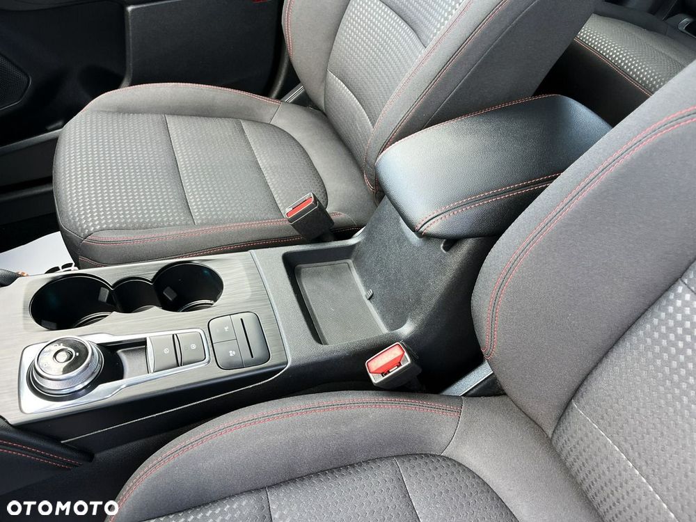 Ford Kuga 2.5 Duratec FHEV ST-LINE - 38