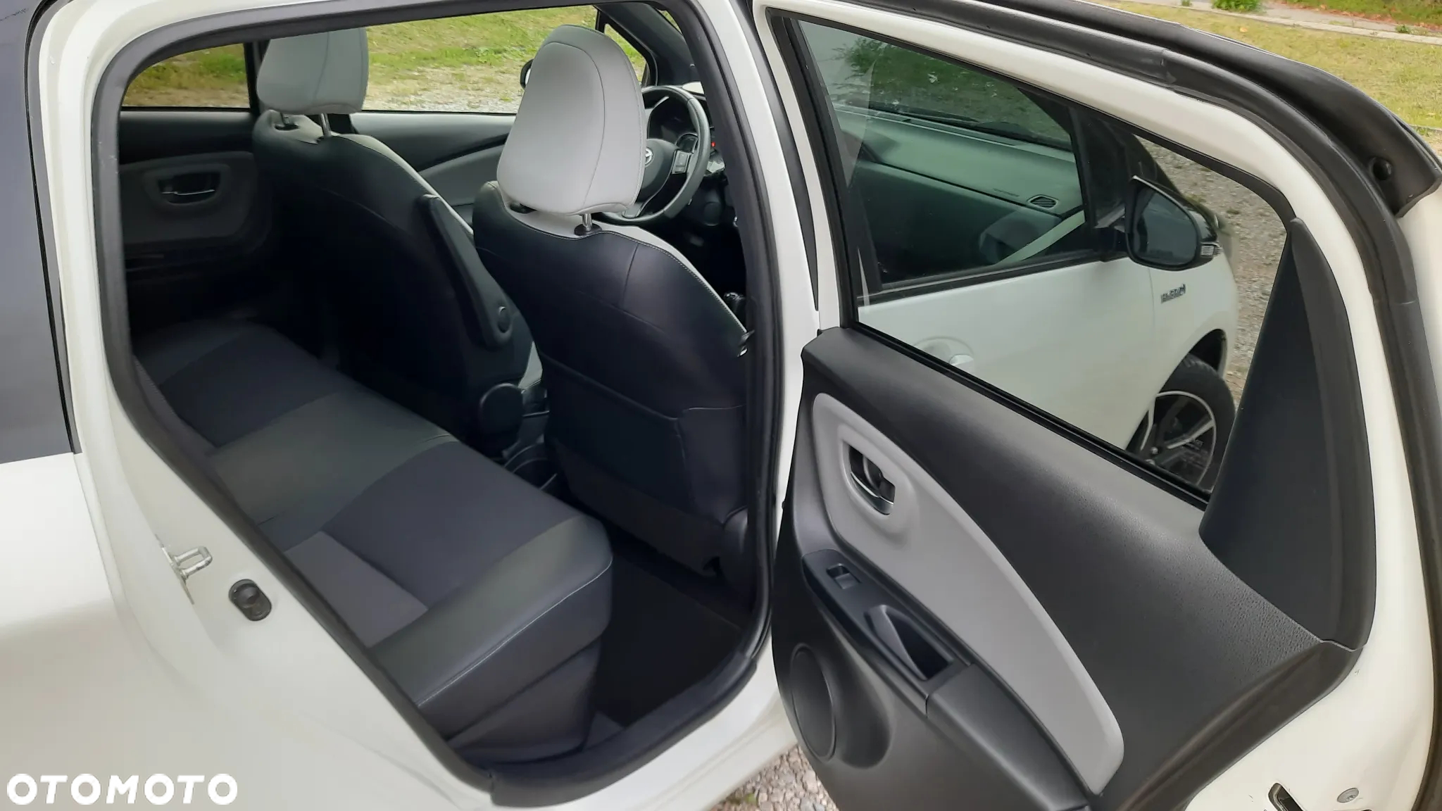 Toyota Yaris Hybrid 1.5 VVT-i Style Selection - 31