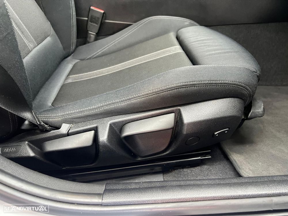 BMW 116 d EDynamics Line Sport - 42