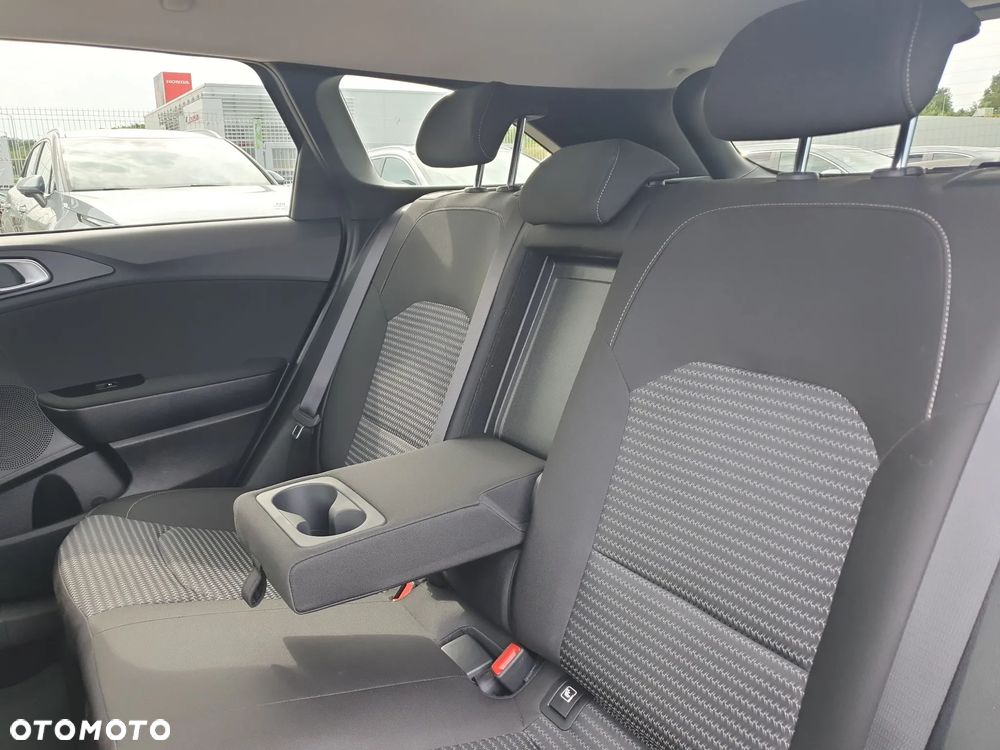 Kia Ceed 1.5 T-GDI M - 17