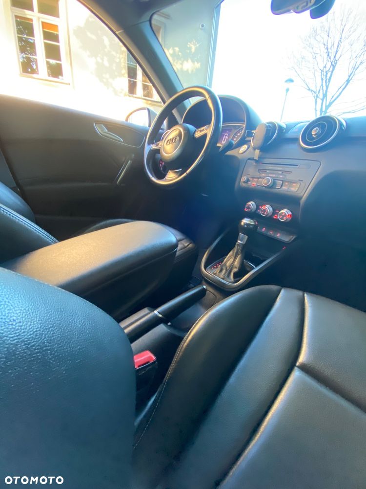 Audi A1 1.6 TDI Attraction S tronic - 13