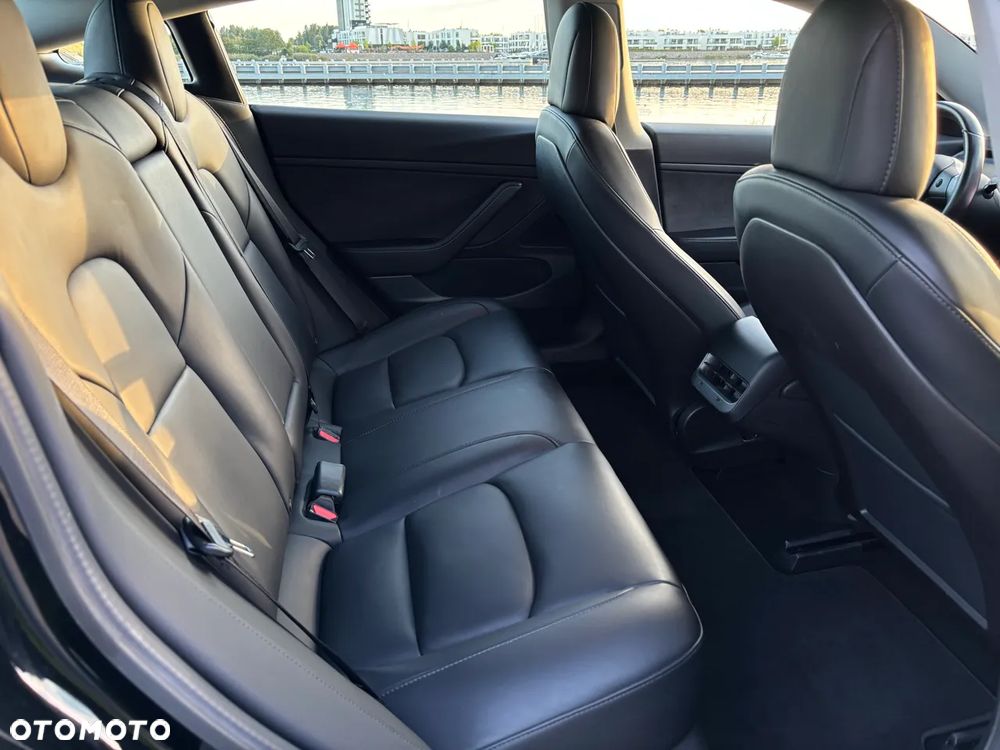 Tesla Model 3 Standard Reichweite Plus Hinterradantrieb - 11