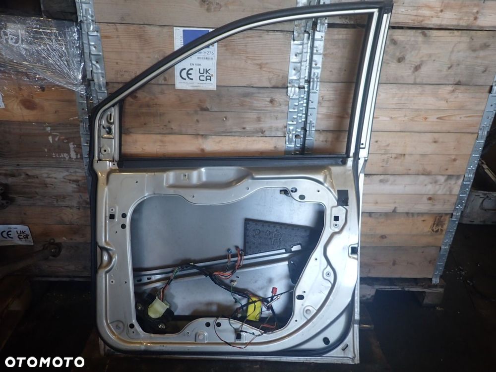 DRZWI PRAWY PRZÓD CHRYSLER GRAND VOYAGER V 2.8 PKG/QKGS - 2