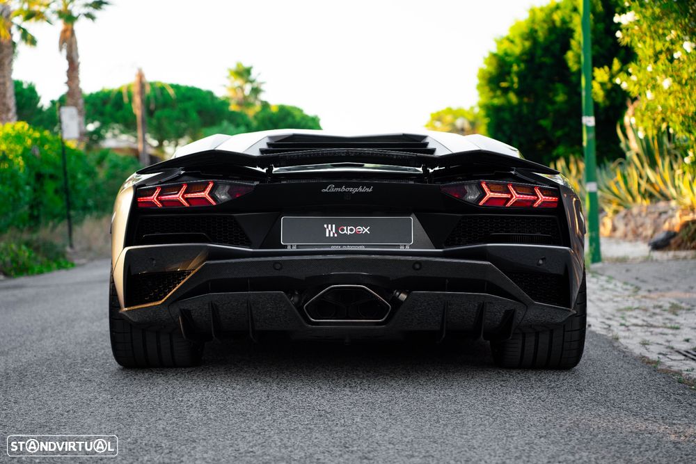 Lamborghini Aventador 6.5 V12 LP740-4 S - 20