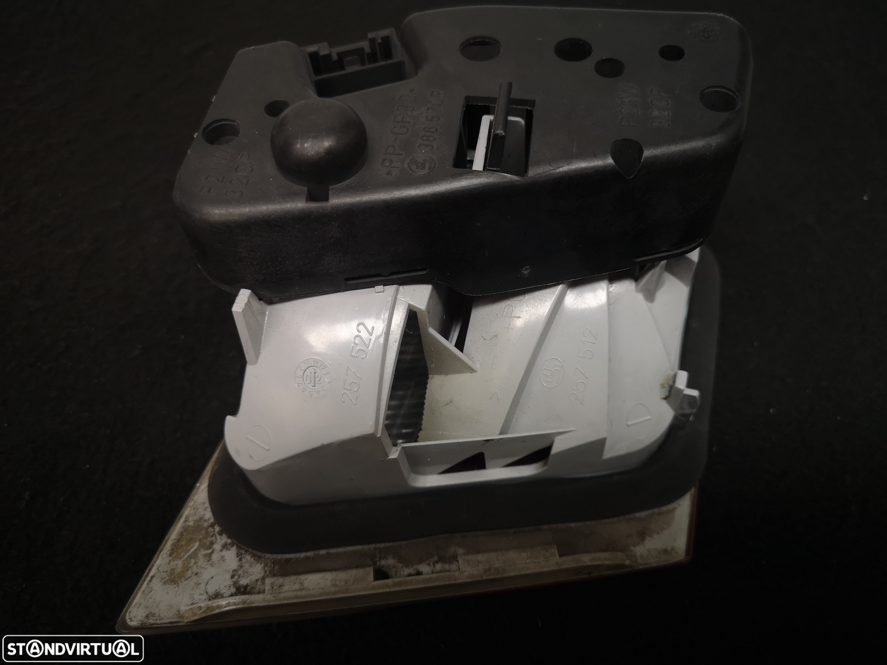 Farolim traseira direita  no mala BMW3 E46 coupe cabrio 2002 - 5