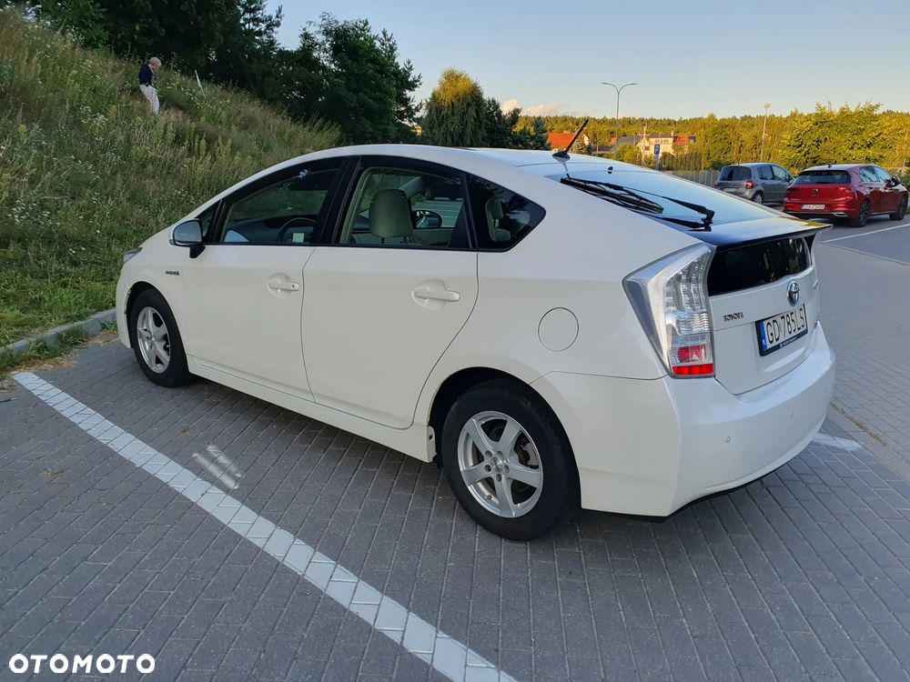 Toyota Prius 1.5 VVT-i Sol - 2