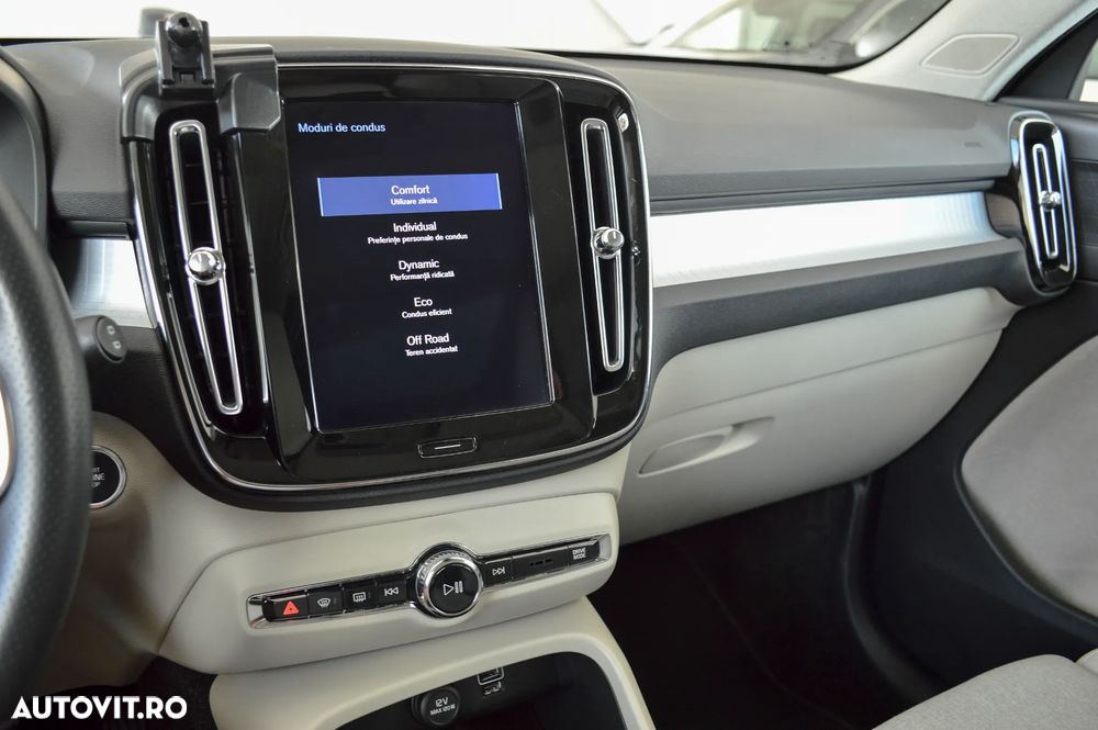 Volvo XC 40 D4 AWD Inscription - 17