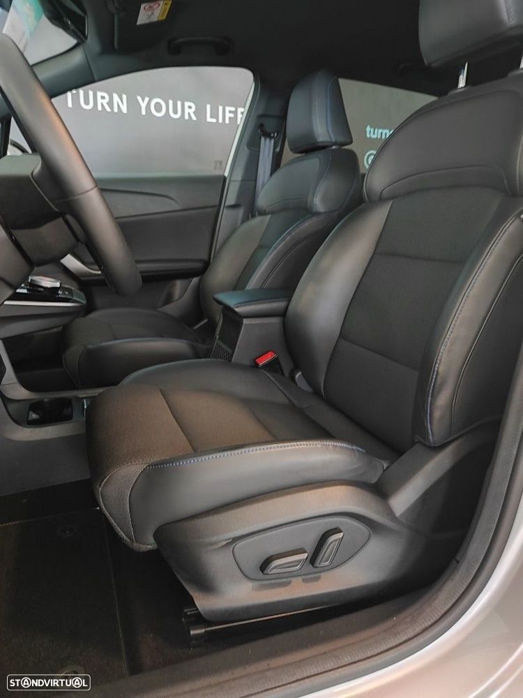 MG MG4 64 kWh Luxury - 8