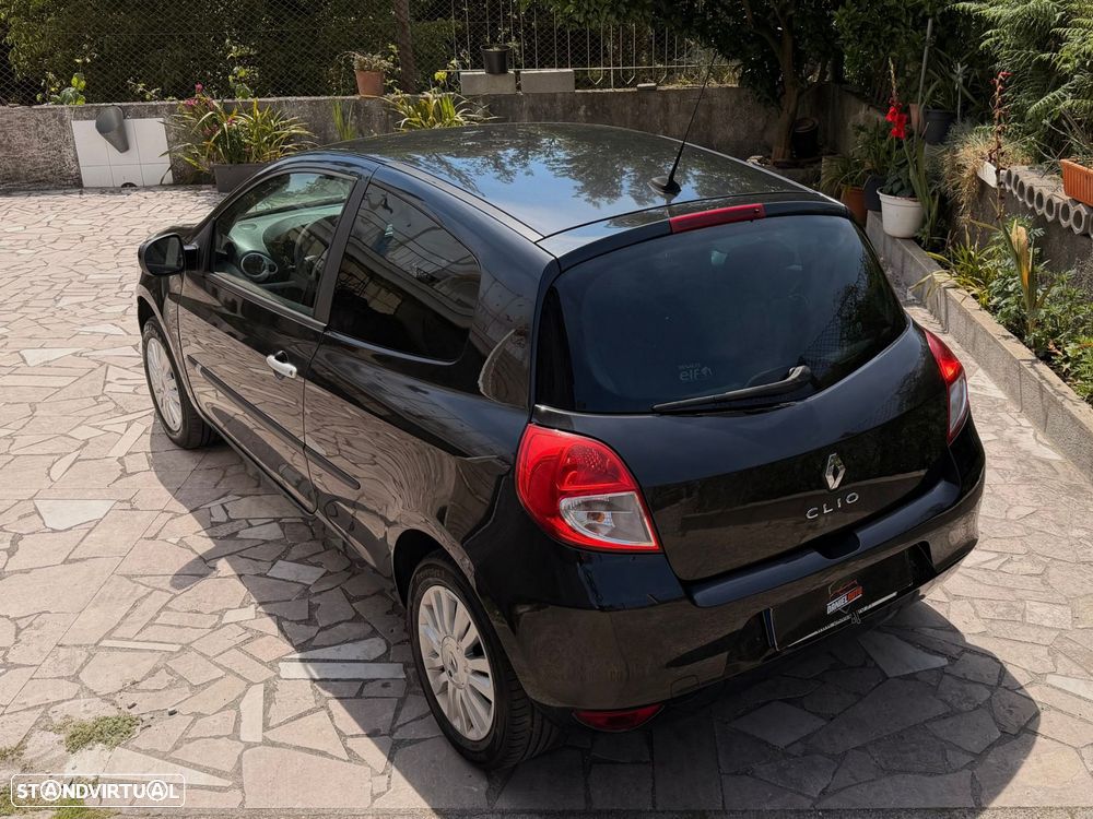 Renault Clio - 15