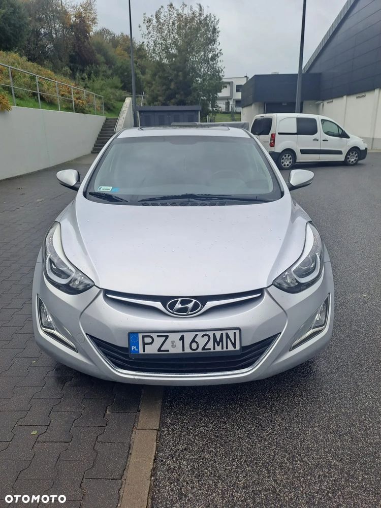 Hyundai Elantra - 3