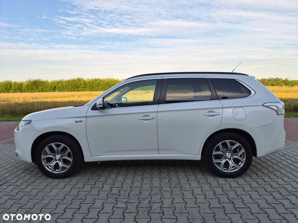 Mitsubishi Outlander 2.0 4WD Top - 12