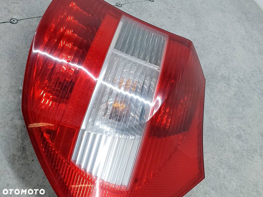 LAMPA TYLNA PRAWA BMW 1 E87 6924502 HATCHBACK 5D - 3