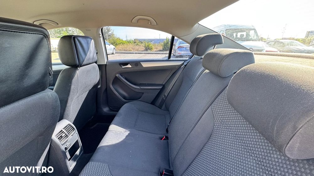 Volkswagen Jetta 1.6 TDI CR DPF Comfortline - 6